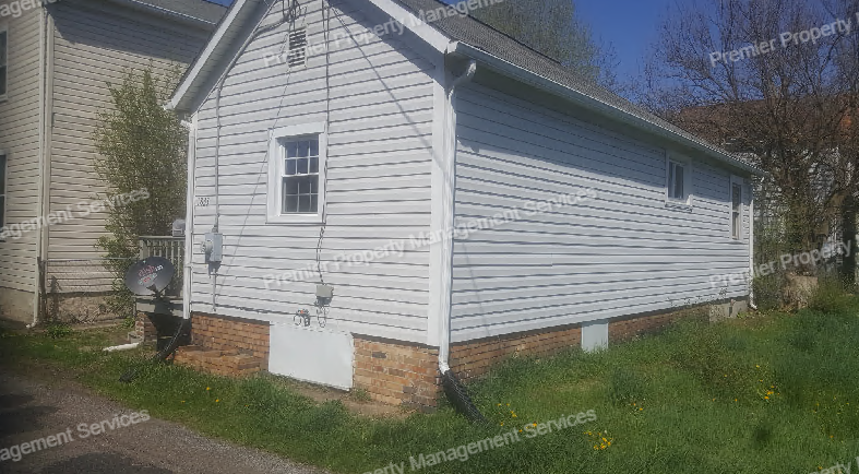 1833 3rd Ave #REAR - Photo 2 of 8