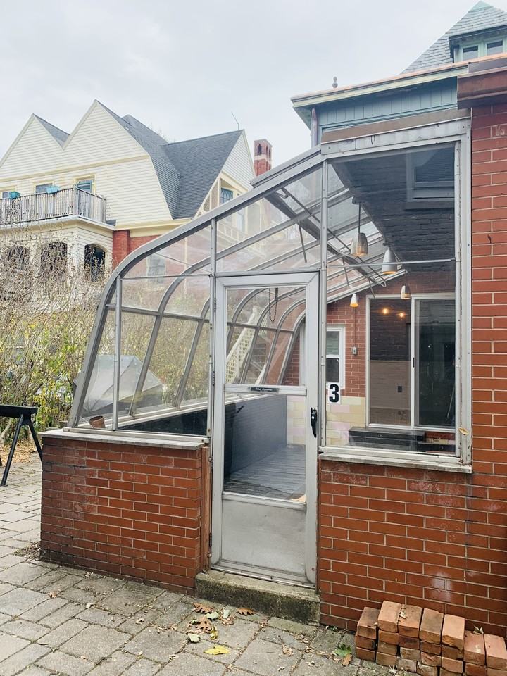 537 W Chestnut St - Photo 3 of 21