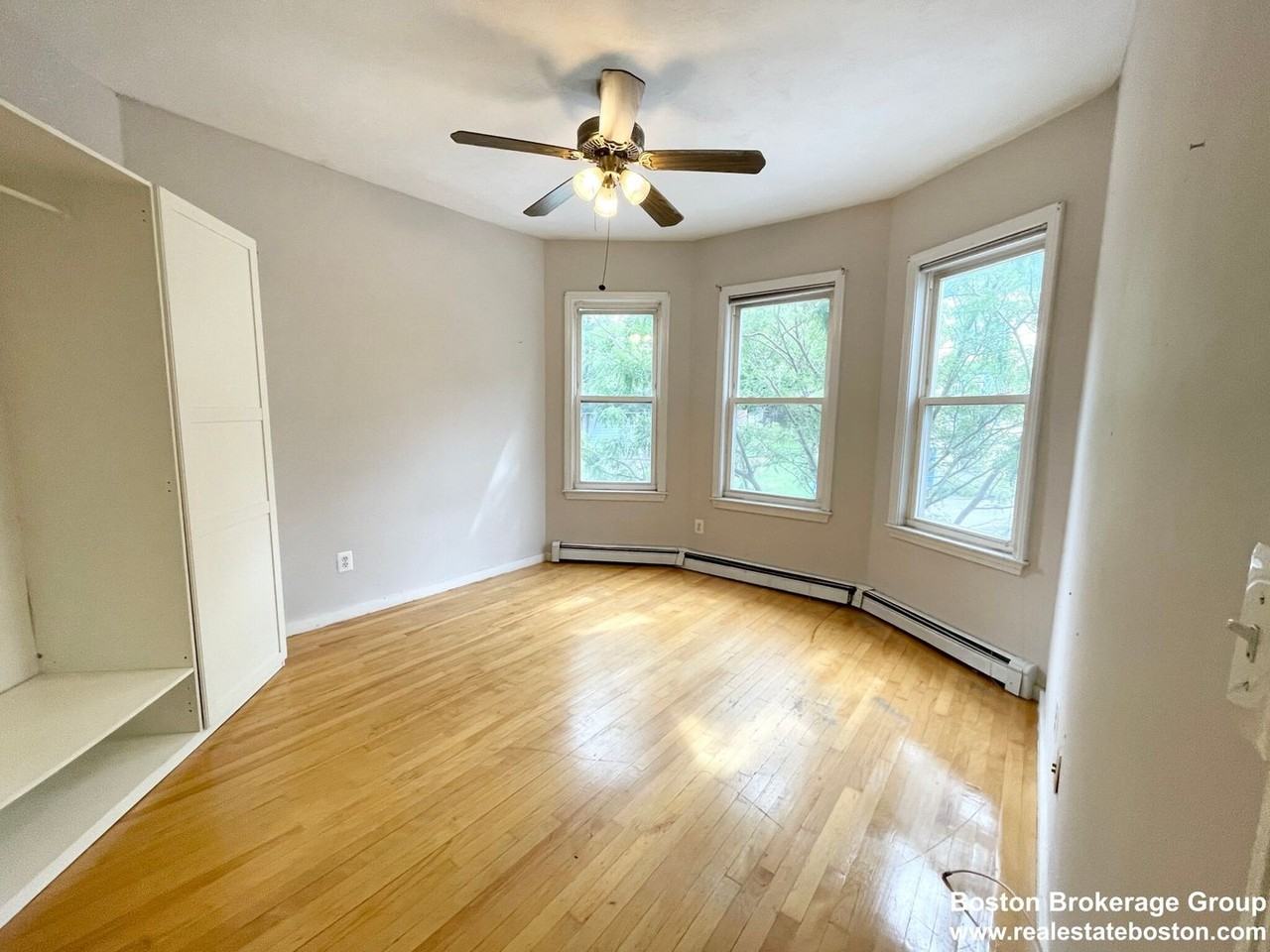 21 Iroquois St - Photo 5 of 9