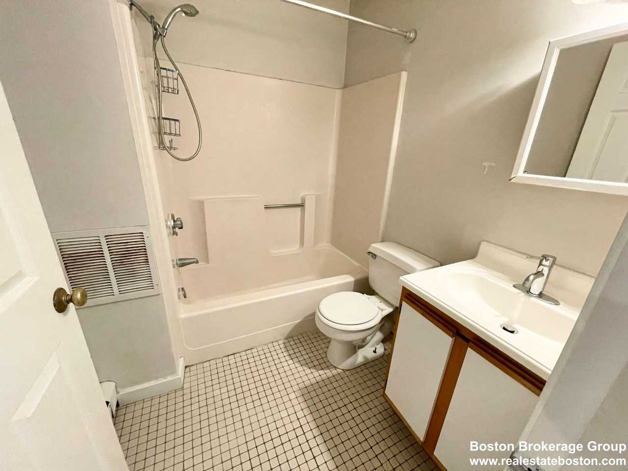 21 Iroquois St - Photo 6 of 9
