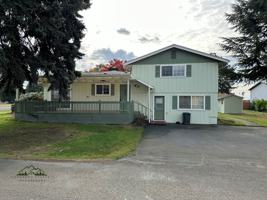 featured image of 32513 32513 & 32515 Coburg Bottom Loop Road