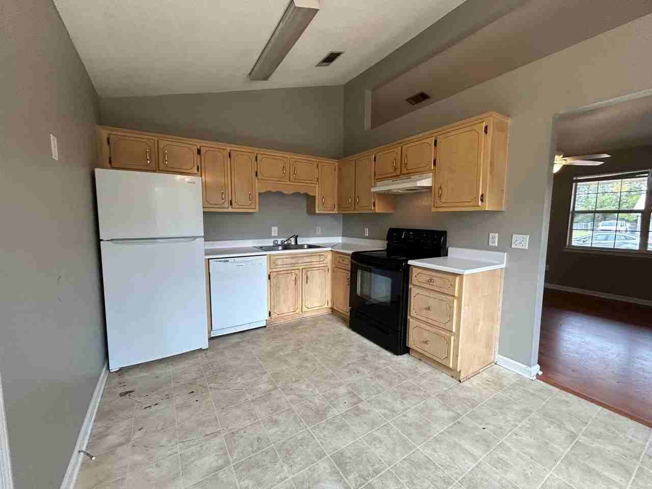 236 Sheila Dr - Photo 3 of 12