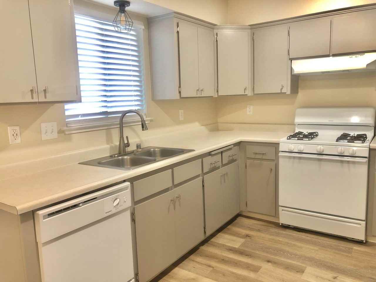 Madison Townhomes - Photo 7 of 34