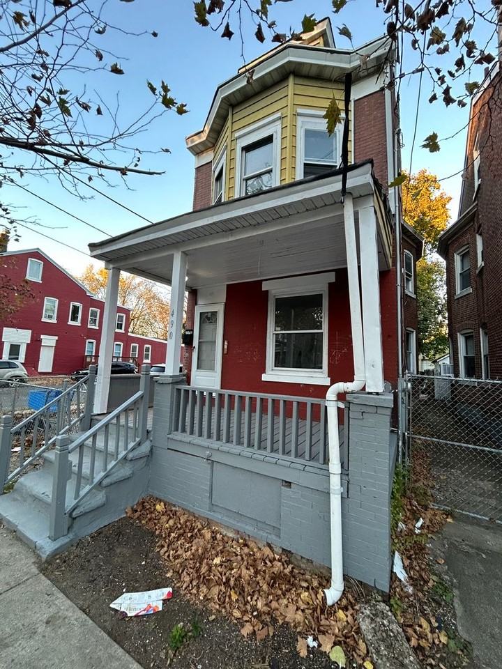 490 Stuyvesant Ave - Photo 2 of 25