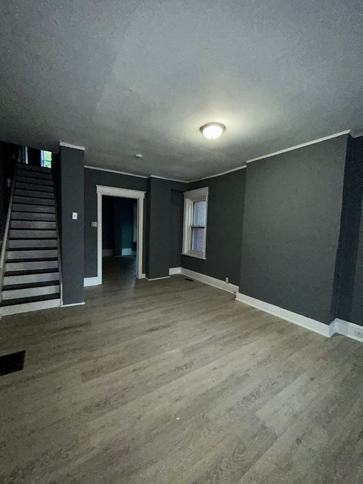 490 Stuyvesant Ave - Photo 3 of 25