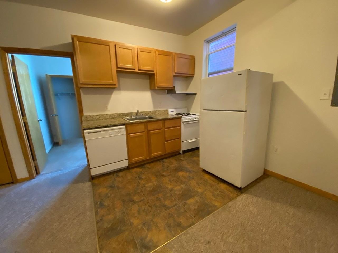 331 Meyran Ave - Photo 3 of 8
