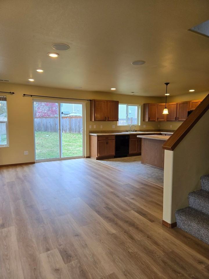 29725 213th Way Se - Photo 3 of 12