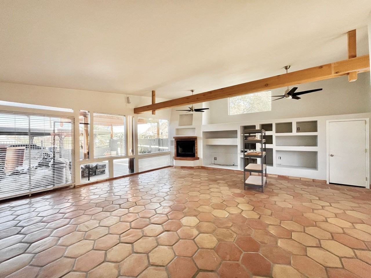 1741 E Mountain View Rd - Photo 5 of 38