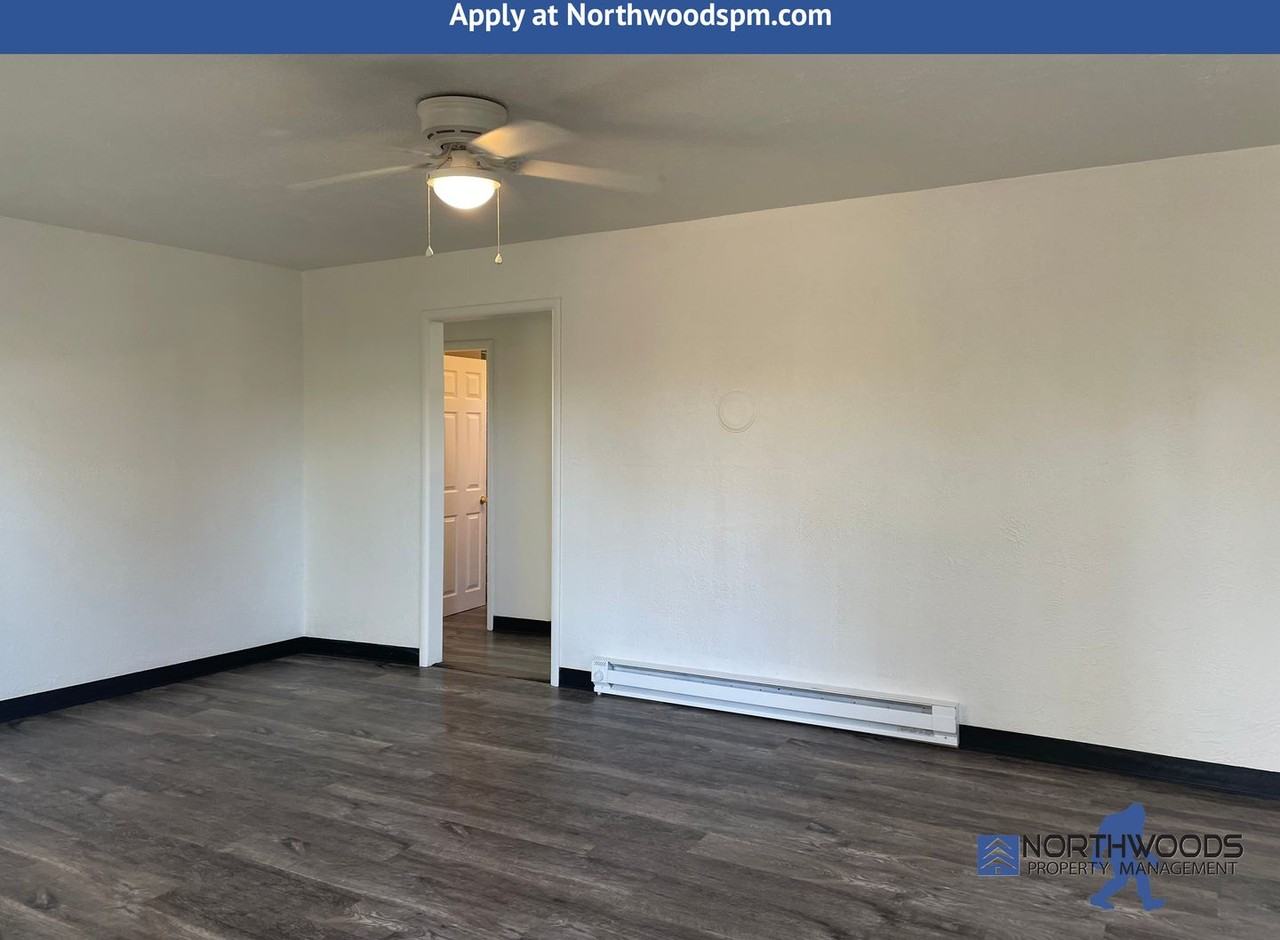 549 Alder St - Photo 2 of 17