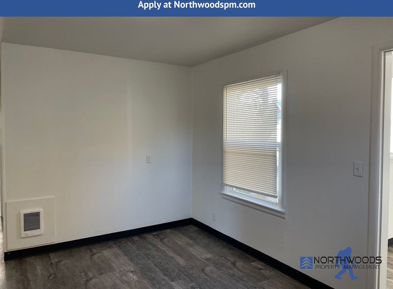 549 Alder St - Photo 5 of 17