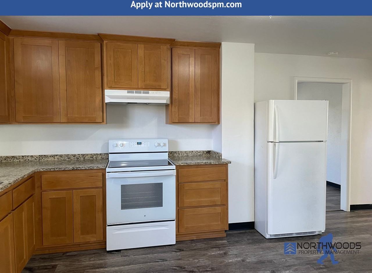 549 Alder St - Photo 7 of 17