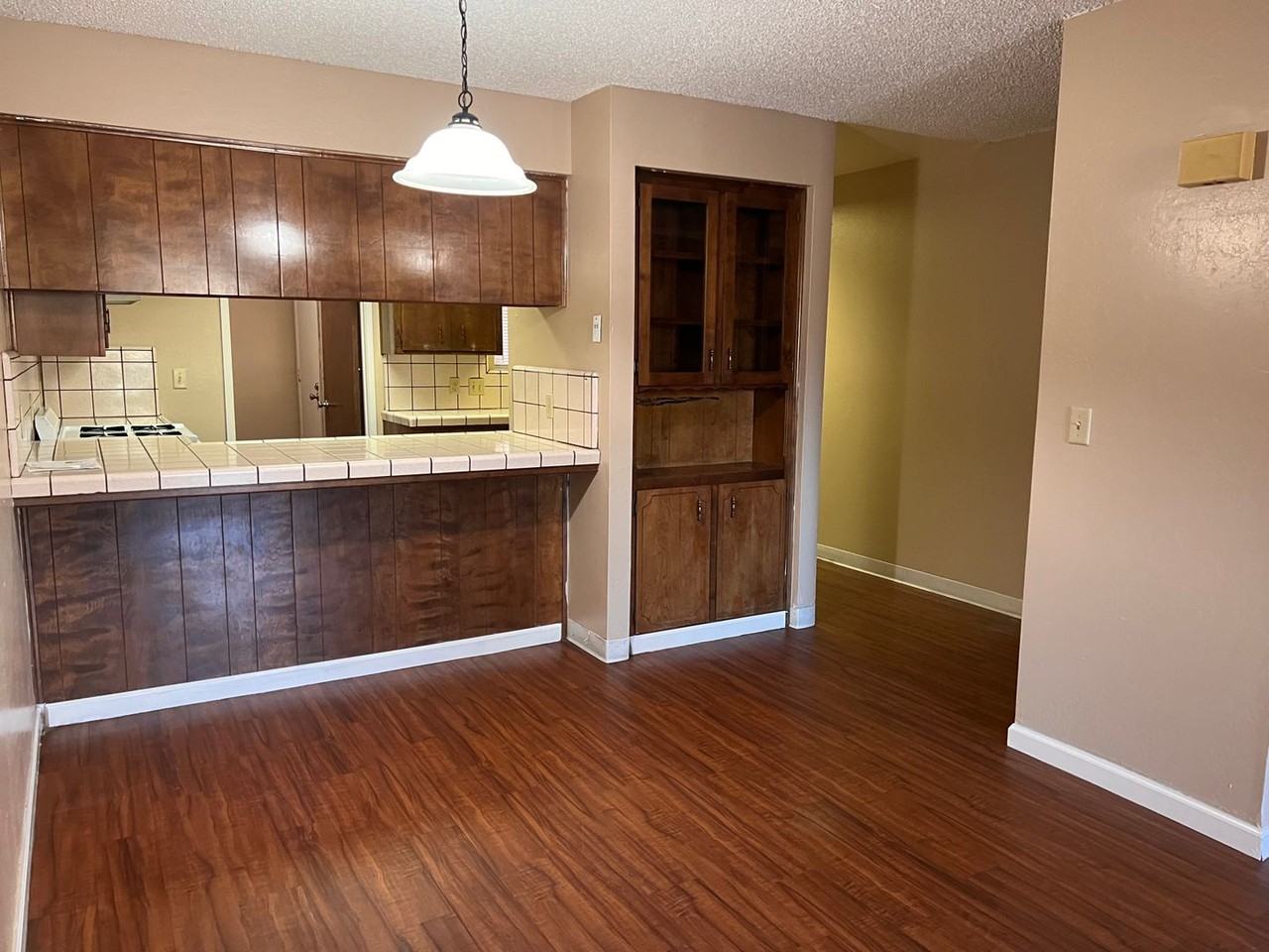 511 E Prosperity Ave - Photo 3 of 11