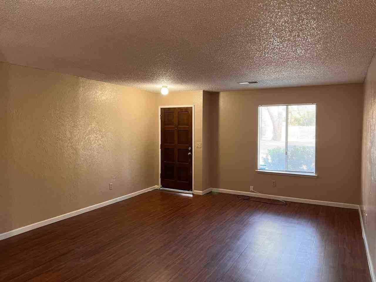 511 E Prosperity Ave - Photo 4 of 11