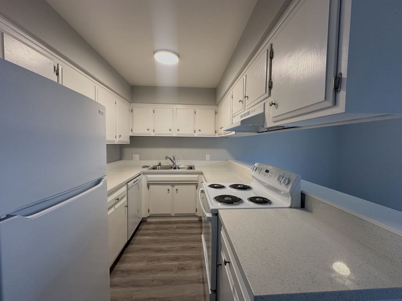 1249 Stratford Circle - Photo 6 of 27