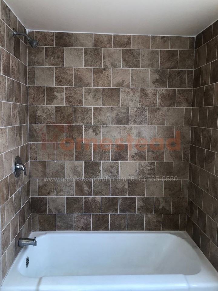 1237 E 11th St - Photo 2 of 17