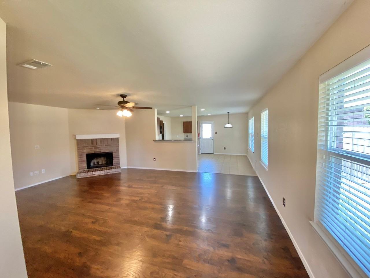 1921 Nightingale Dr - Photo 3 of 27