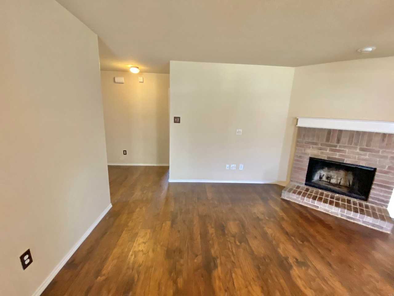1921 Nightingale Dr - Photo 6 of 27