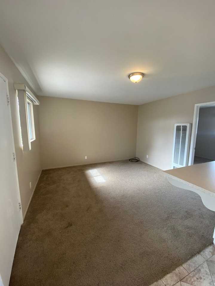 245 S Pacific Ave - Photo 3 of 8