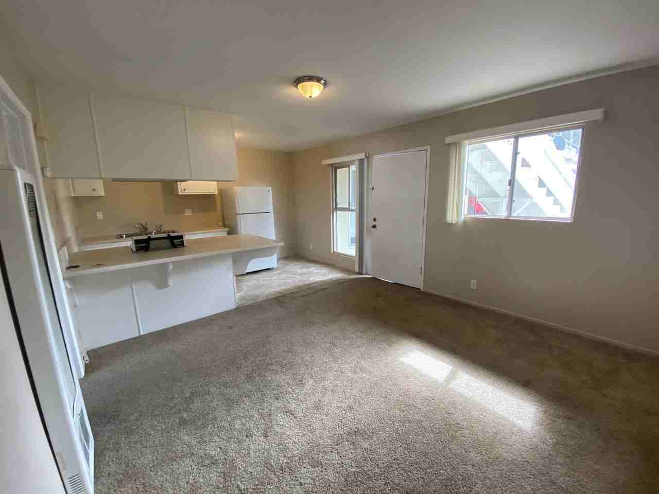 245 S Pacific Ave - Photo 4 of 8