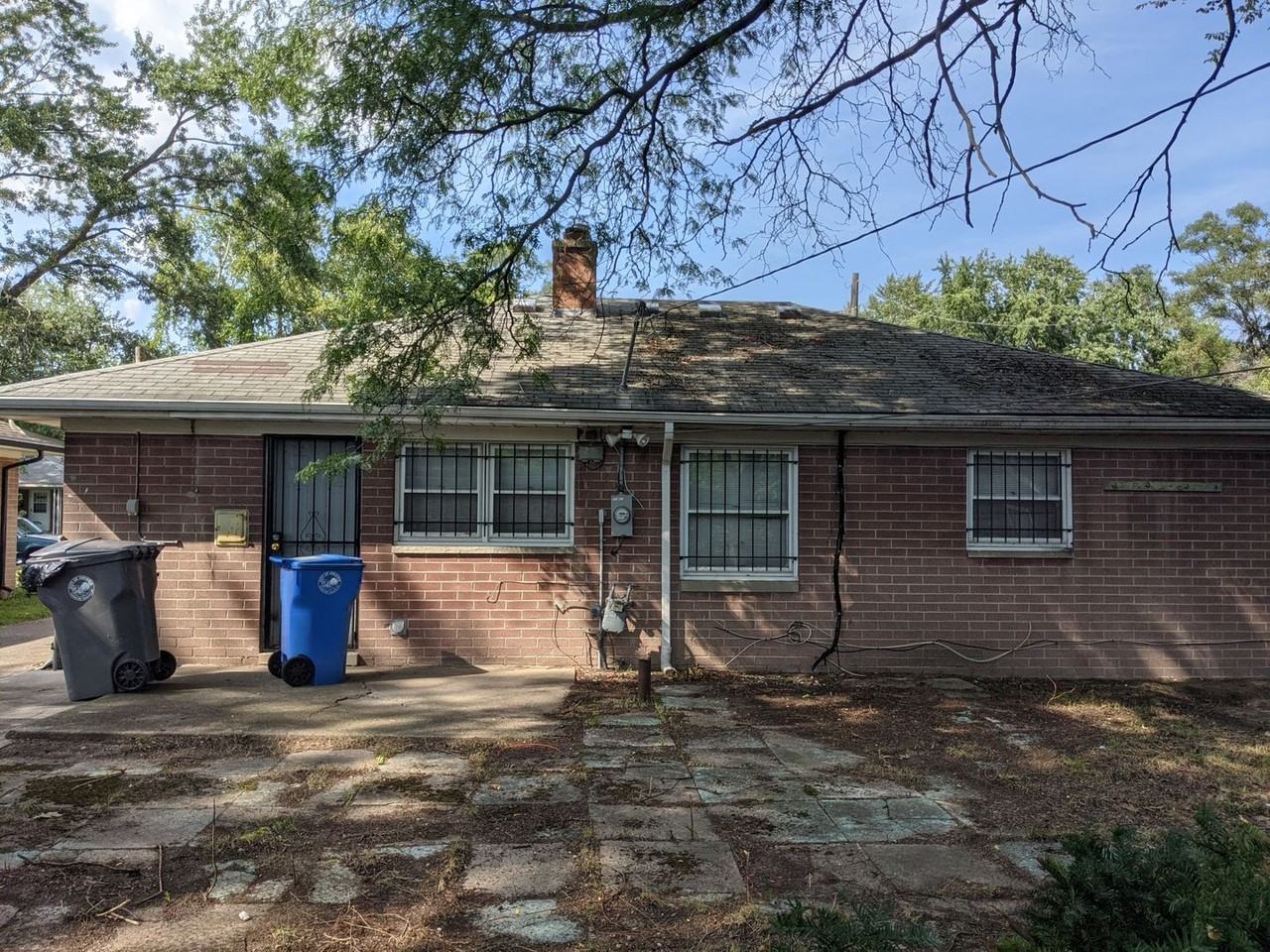 28623 Hazelwood St - Photo 3 of 11