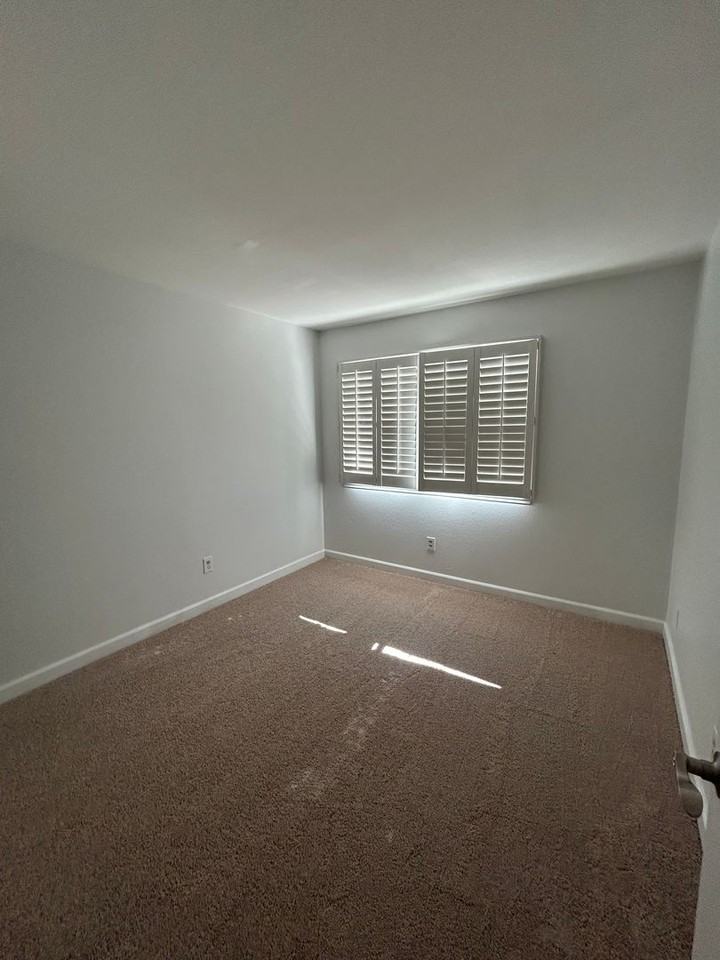 16814 Chaparral Ave - Photo 6 of 10
