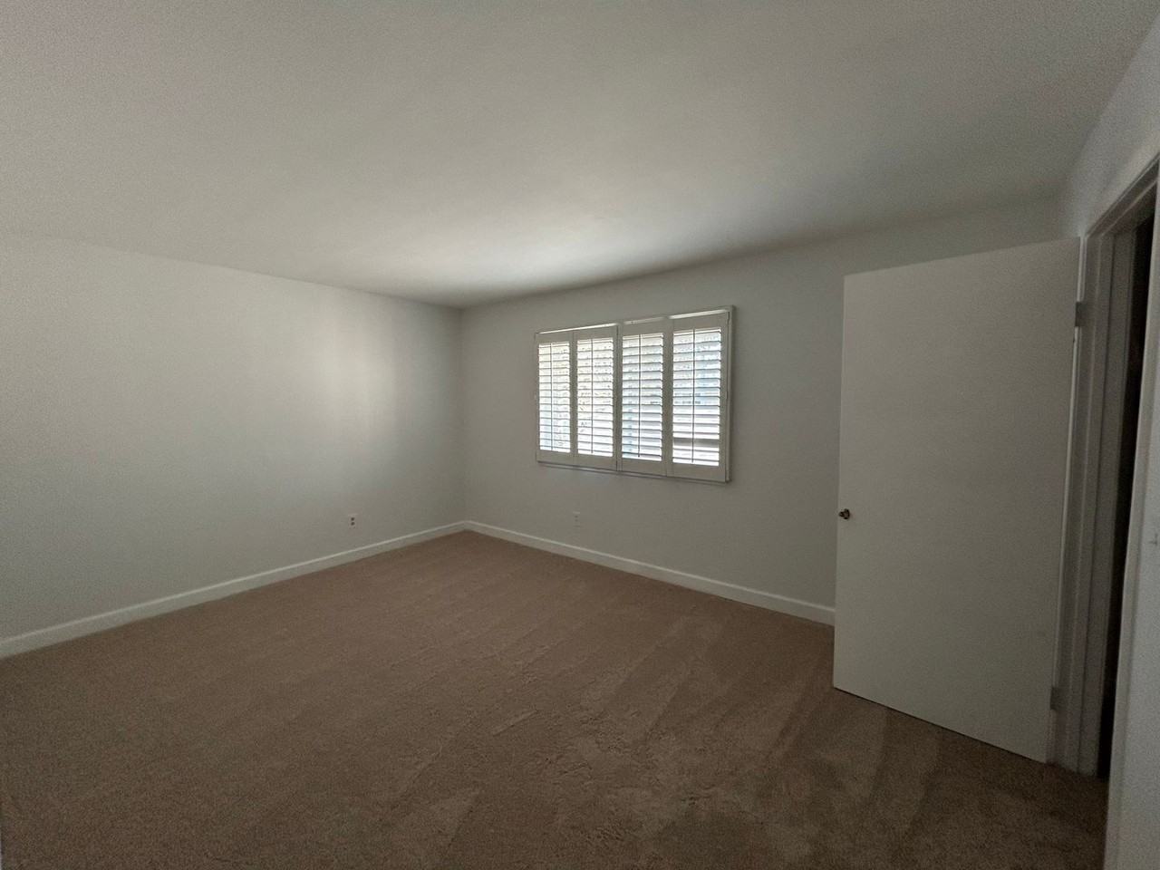 16814 Chaparral Ave - Photo 7 of 10