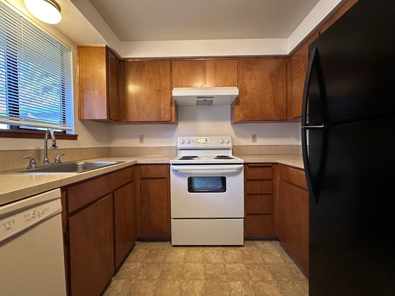 3417 Se 11th St - Photo 5 of 15