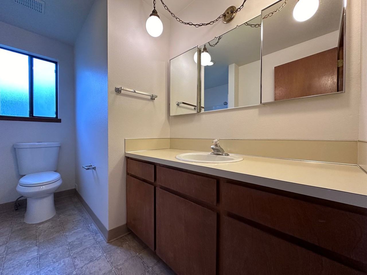 3417 Se 11th St - Photo 6 of 15