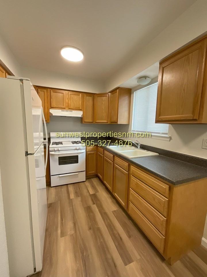 609 Lovers Ln - Photo 3 of 8