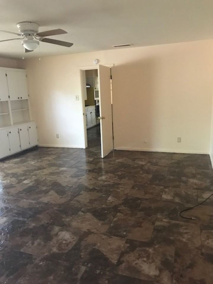 842 Crestwood Dr - Photo 3 of 14