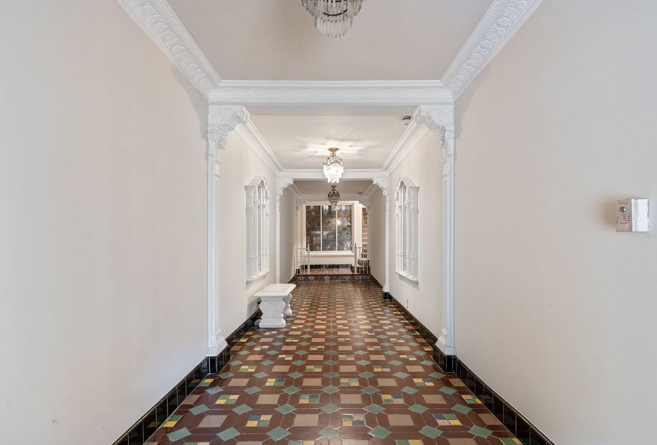 2250 N Point St - Photo 5 of 50