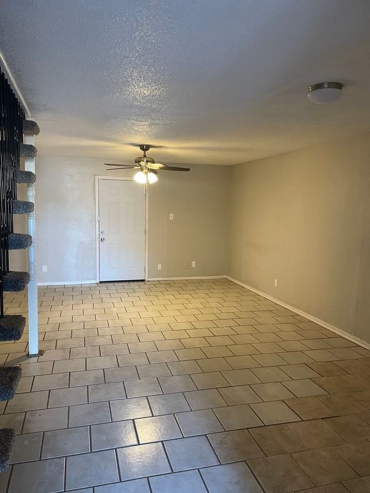 CBS 1341 65th Drive - Photo 4 of 23