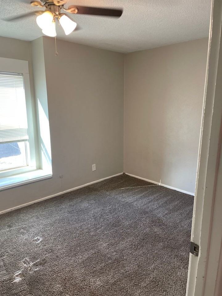 CBS 1341 65th Drive - Photo 5 of 23