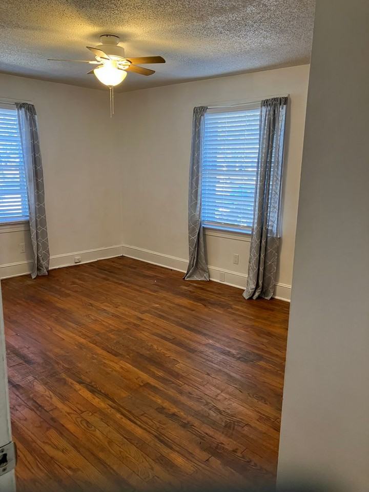 311 Grimes Rd - Photo 2 of 16