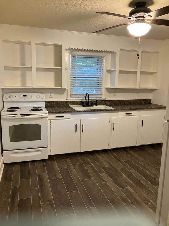 311 Grimes Rd - Photo 3 of 16