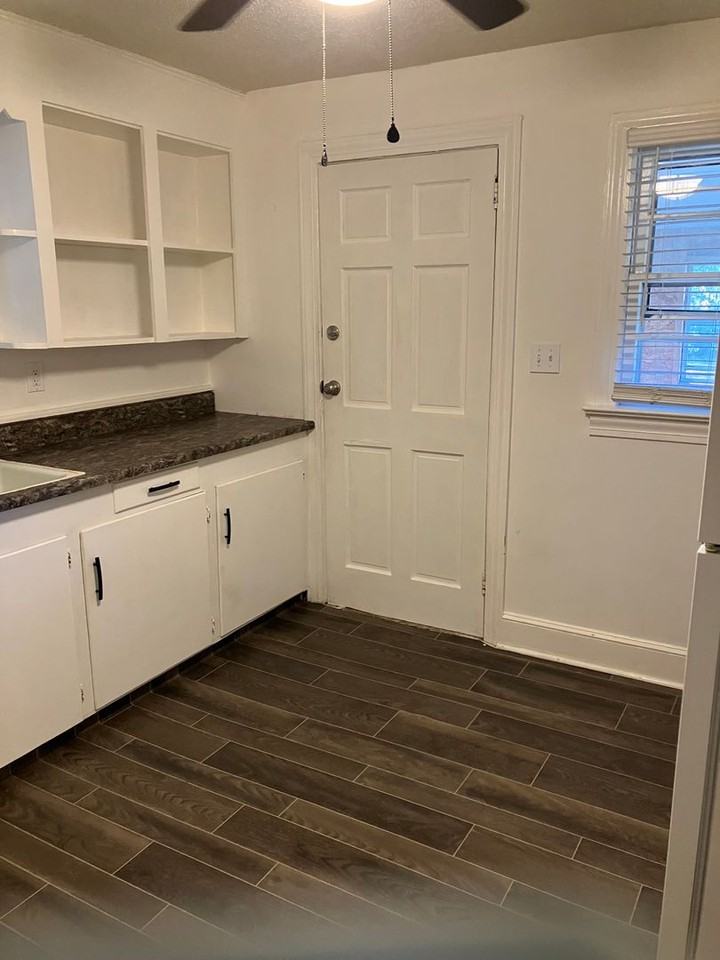 311 Grimes Rd - Photo 4 of 16