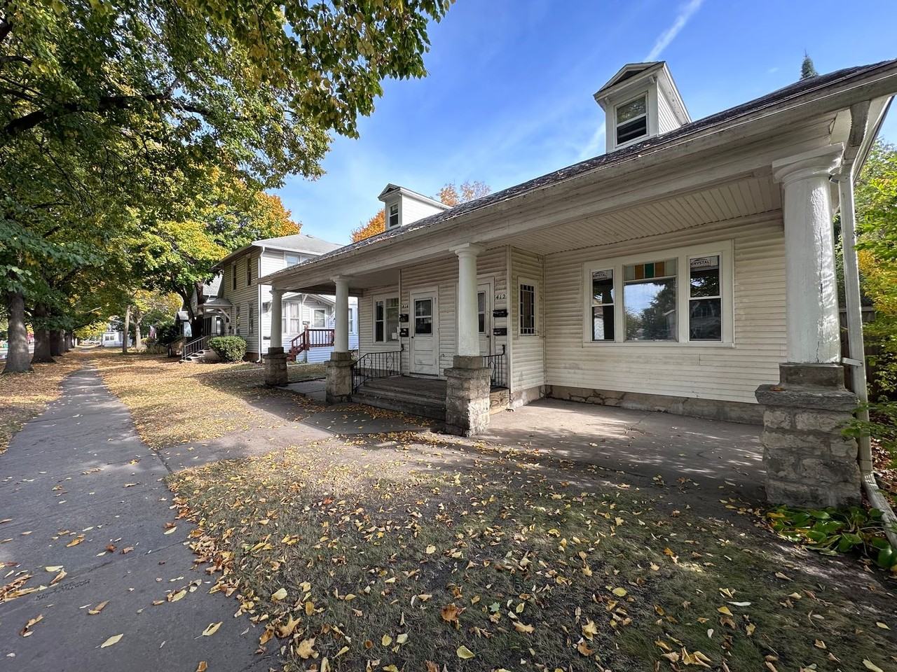 412-414 N Maple Ave - Photo 2 of 26