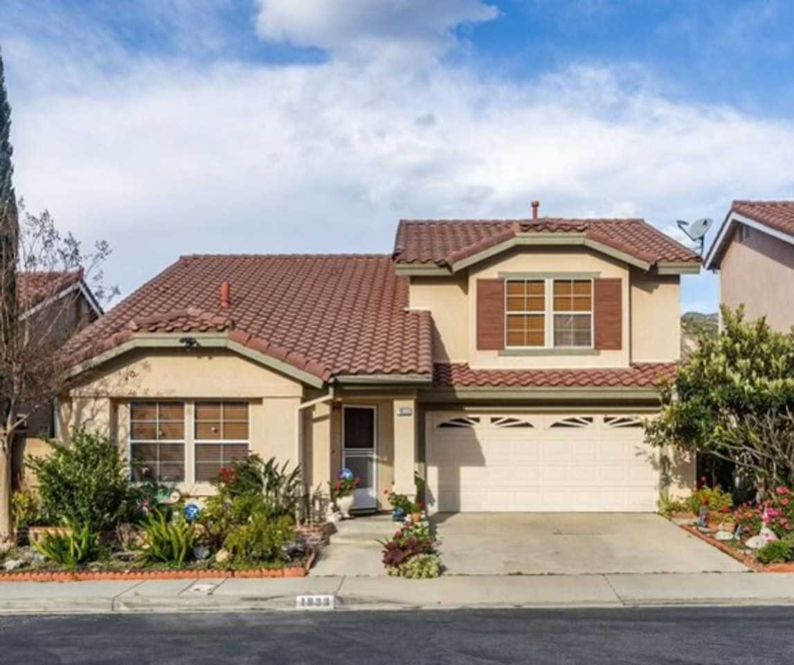 1833 Mirador Dr - Photo 4 of 19