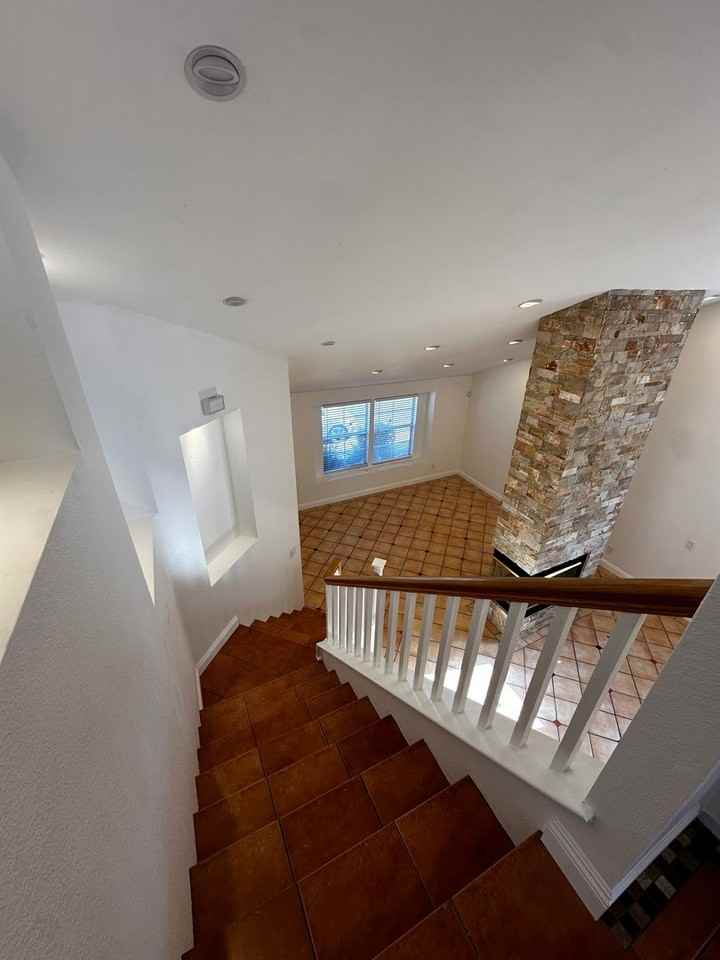 1833 Mirador Dr - Photo 7 of 19