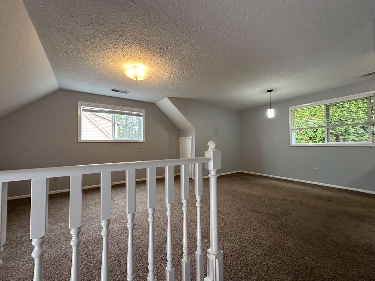 3027 D St Ne - Photo 6 of 15