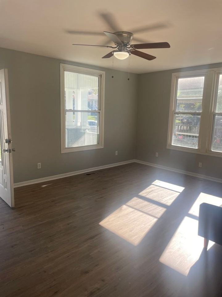 2825 Linden Ave - Photo 3 of 15