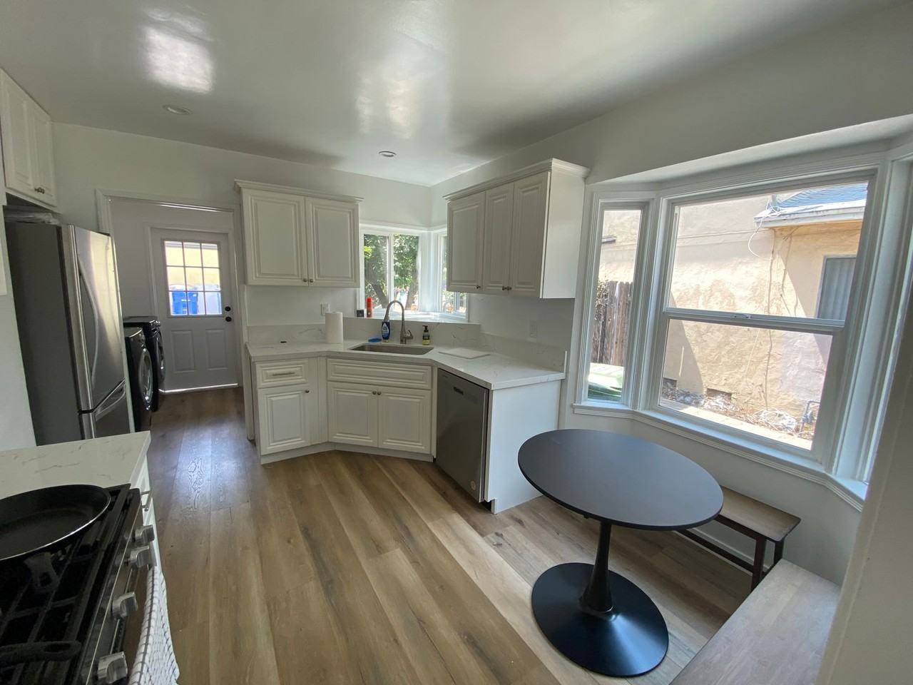 5057 Colfax Ave - Photo 5 of 26