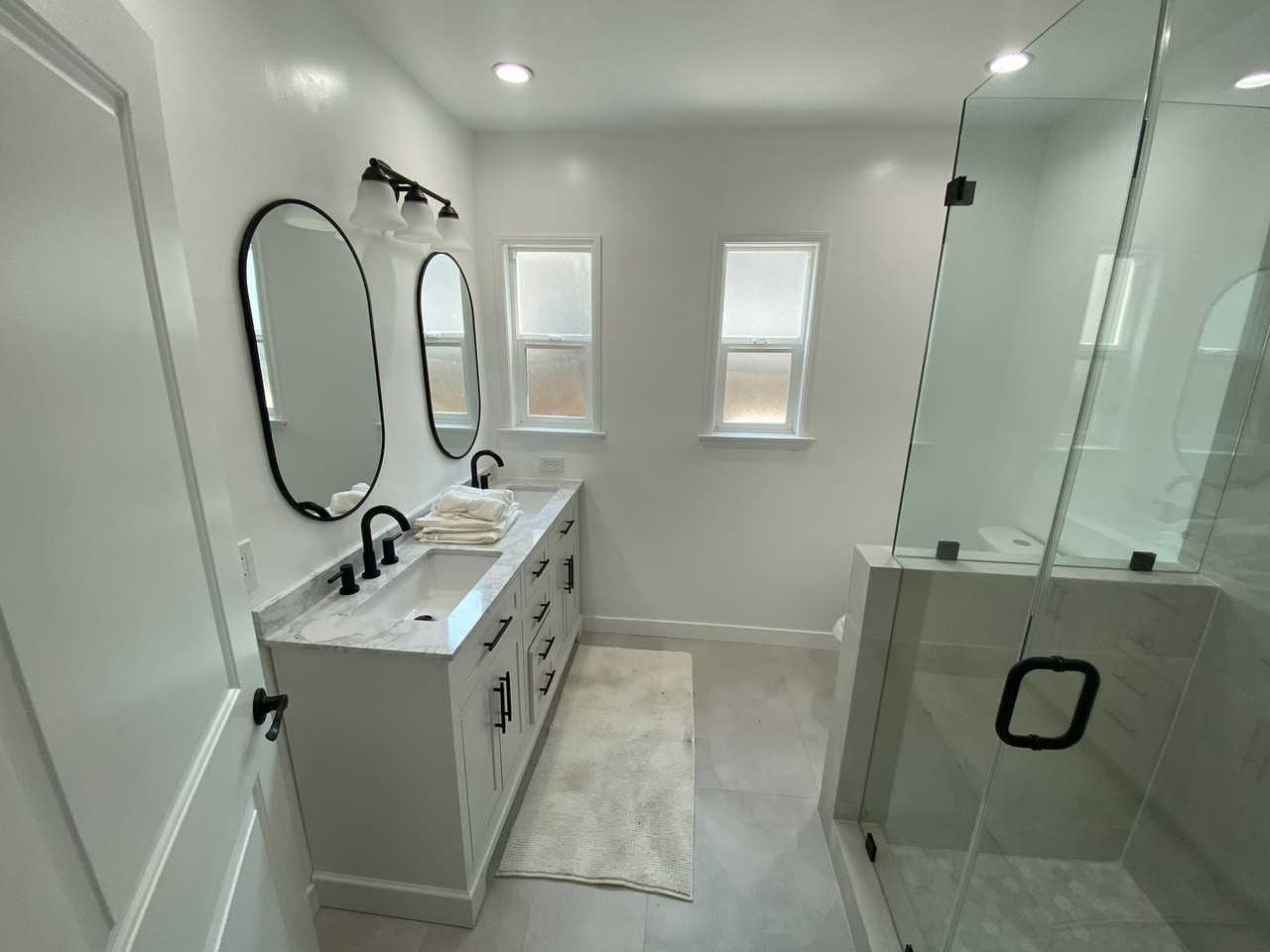 5057 Colfax Ave - Photo 6 of 26