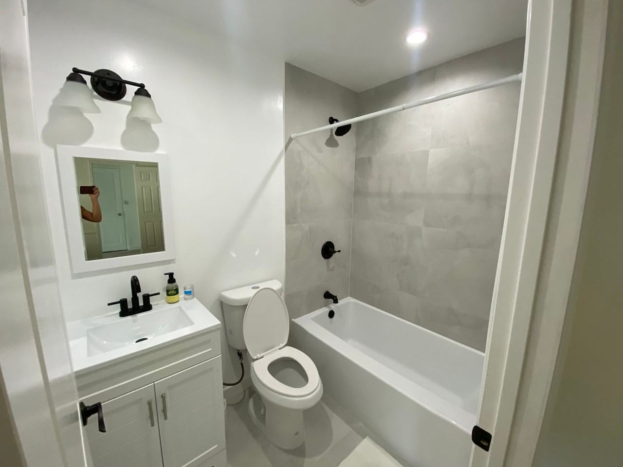 5057 Colfax Ave - Photo 7 of 26