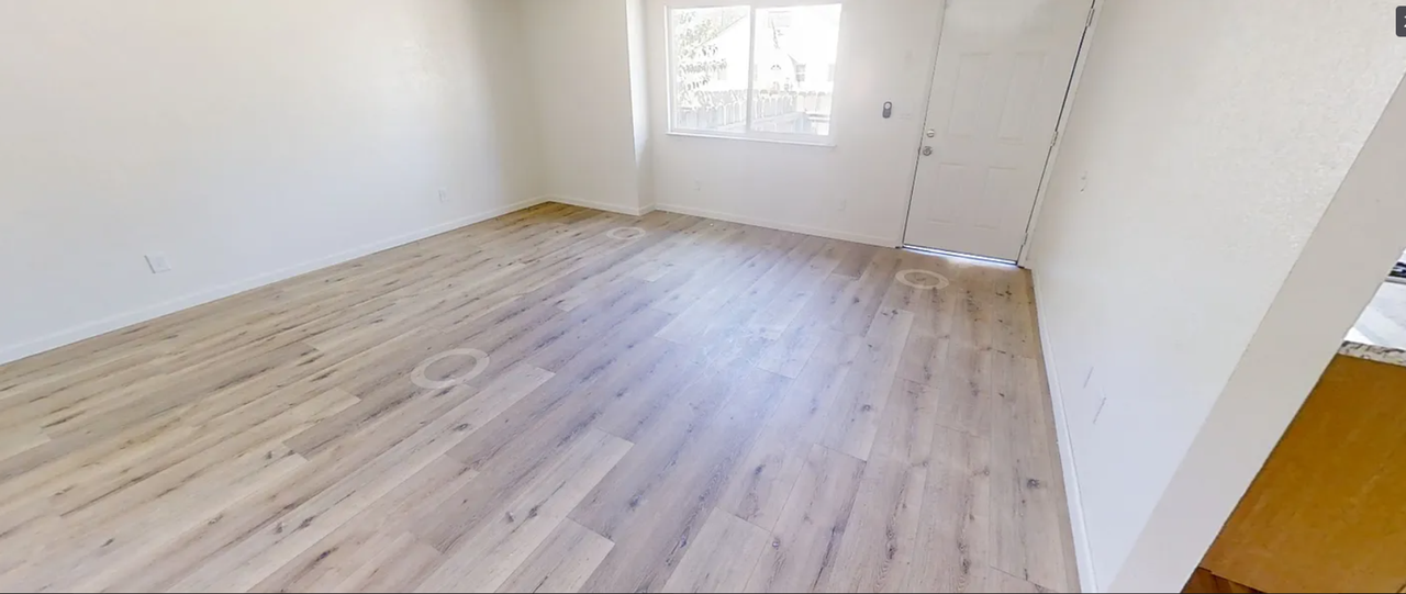 Thomas Ave - Photo 3 of 16