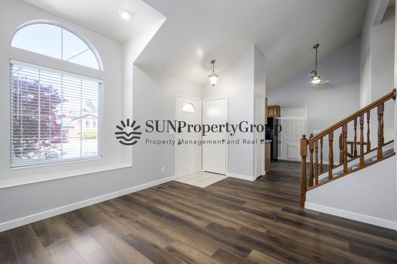 667 W 1460 N - Photo 2 of 20