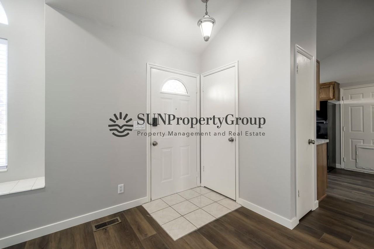 667 W 1460 N - Photo 3 of 20