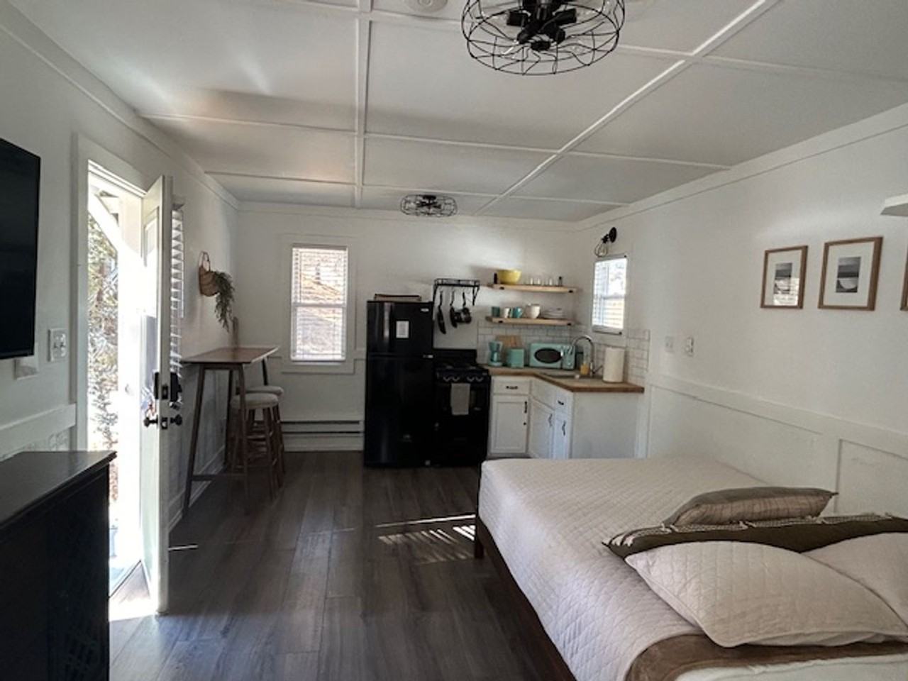 784 Berkley Lane - Photo 5 of 15