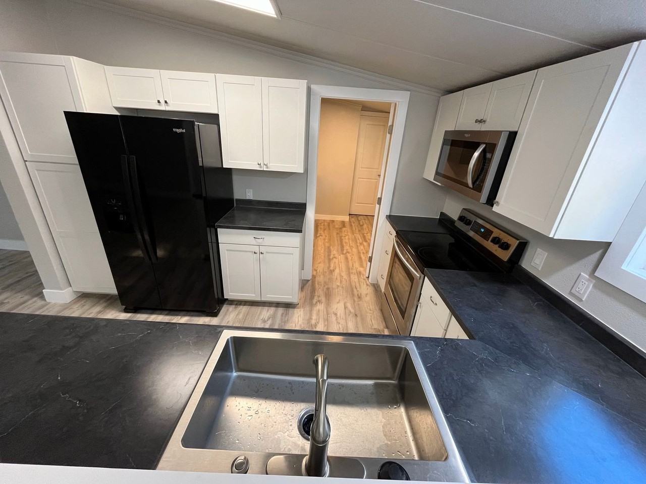 309 Hill St - Photo 4 of 24