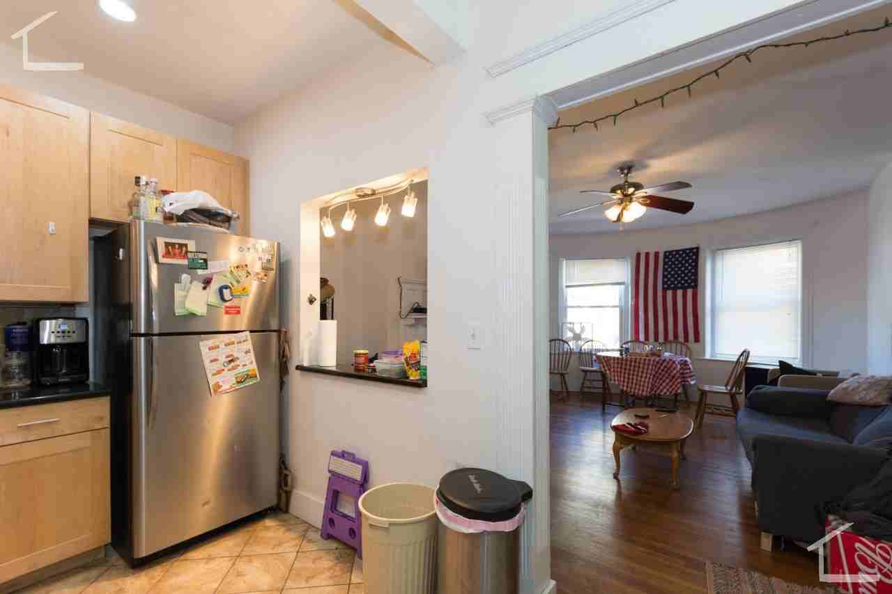 4 Saint Lukes Rd - Photo 6 of 7